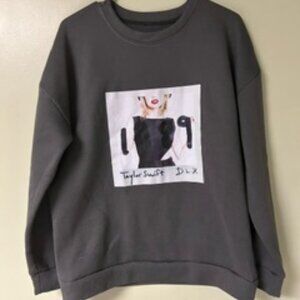Taylor Swift sweatshirt